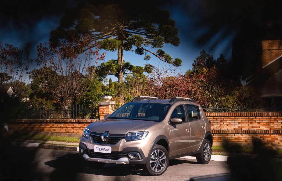  Renault Sandero Stepway 2019 года  (LA) (фото 2 из 40)